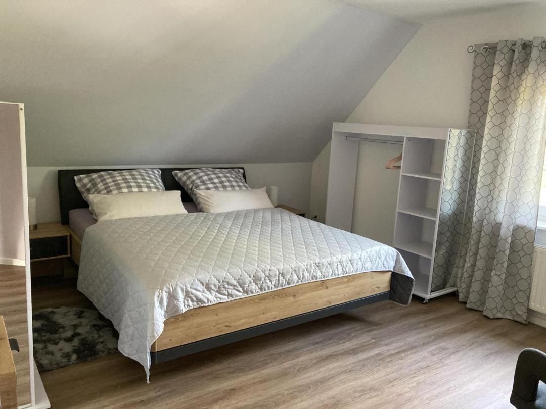 Neu Ferienwohnung Hofmann Χούζουμ Εξωτερικό φωτογραφία